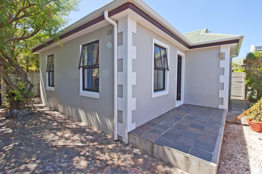 2 Bedroom Property for Sale in Milkwood Park Western Cape